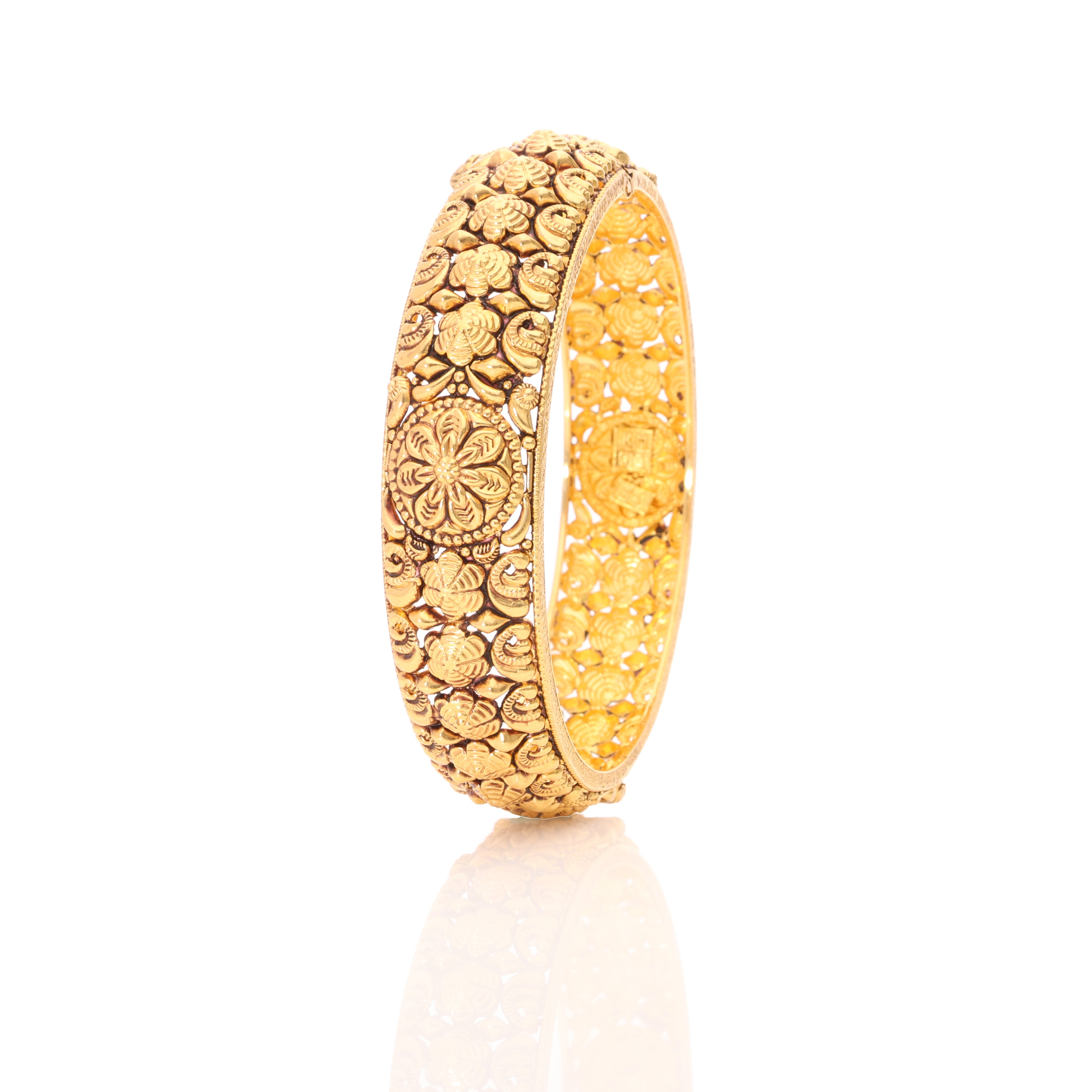 Aurika Gold Bangle