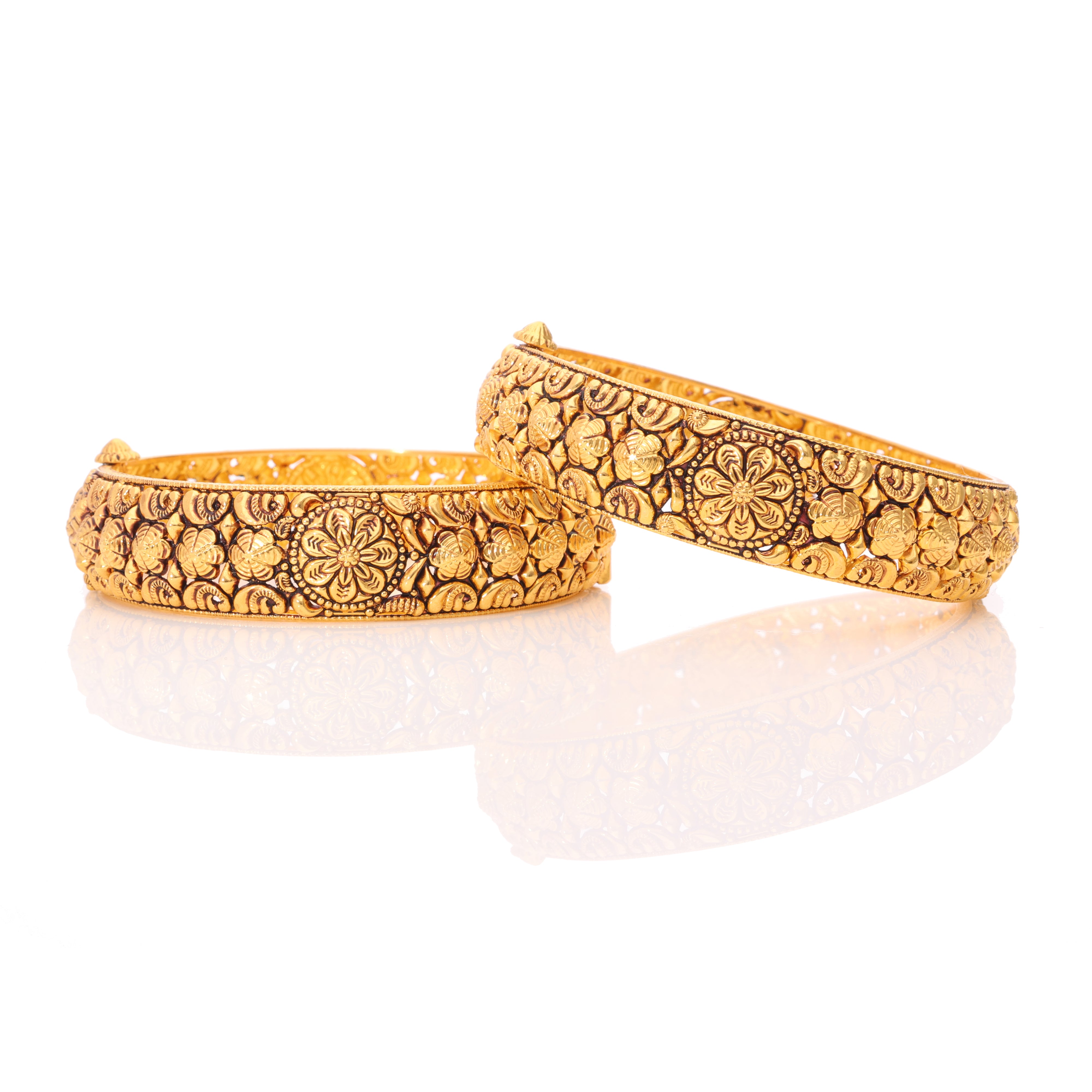 Aurika Gold Bangle