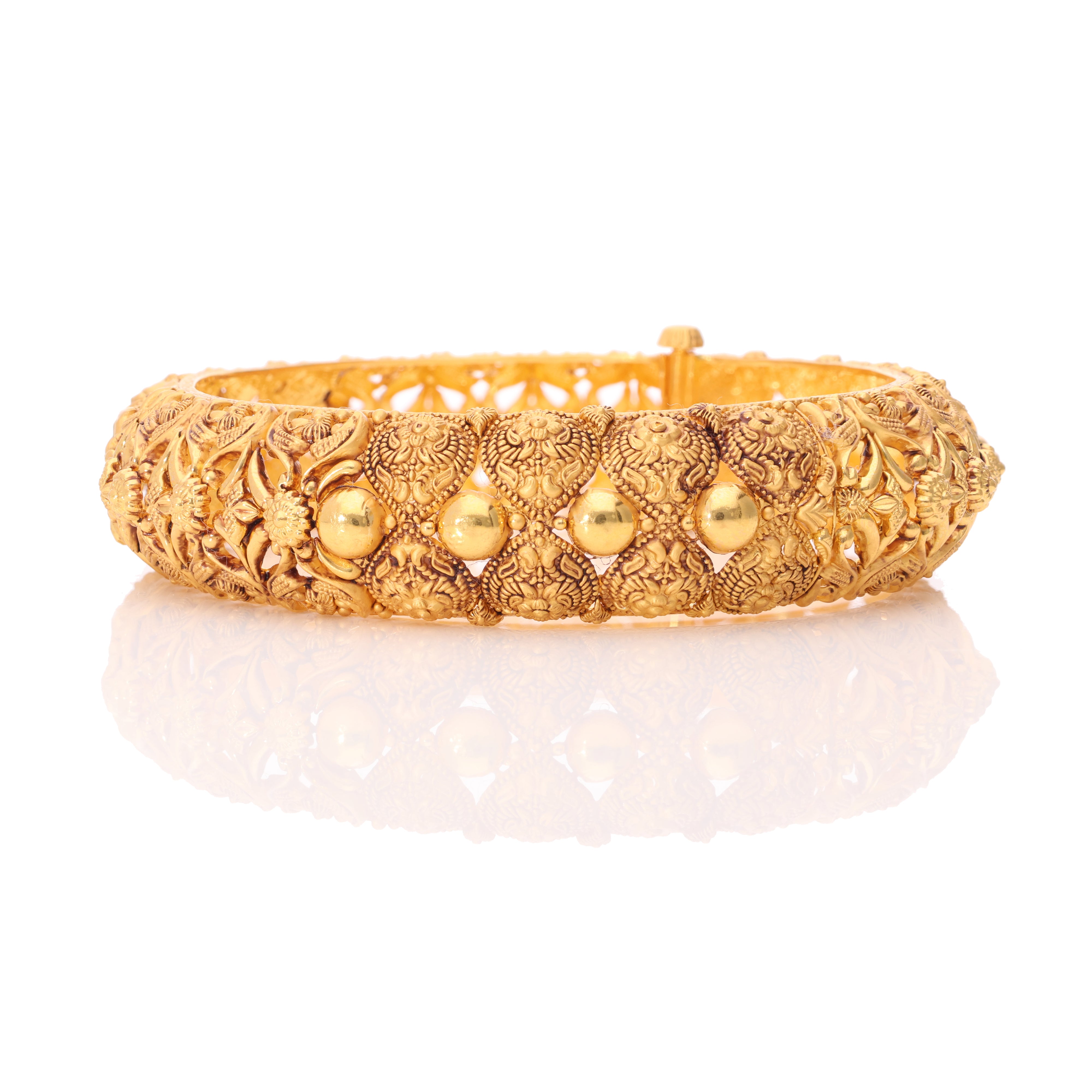 Zyvora Gold Bangle