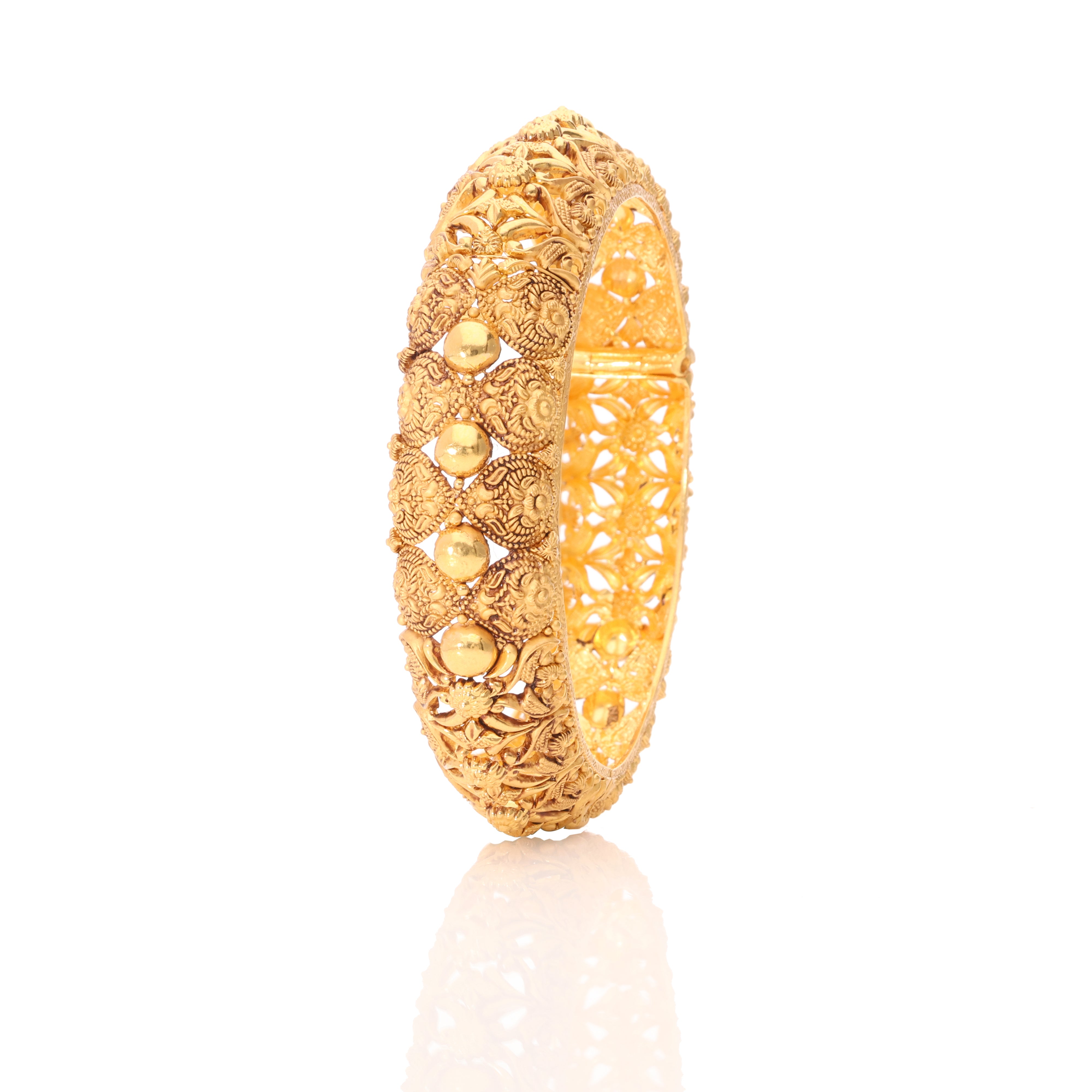 Zyvora Gold Bangle