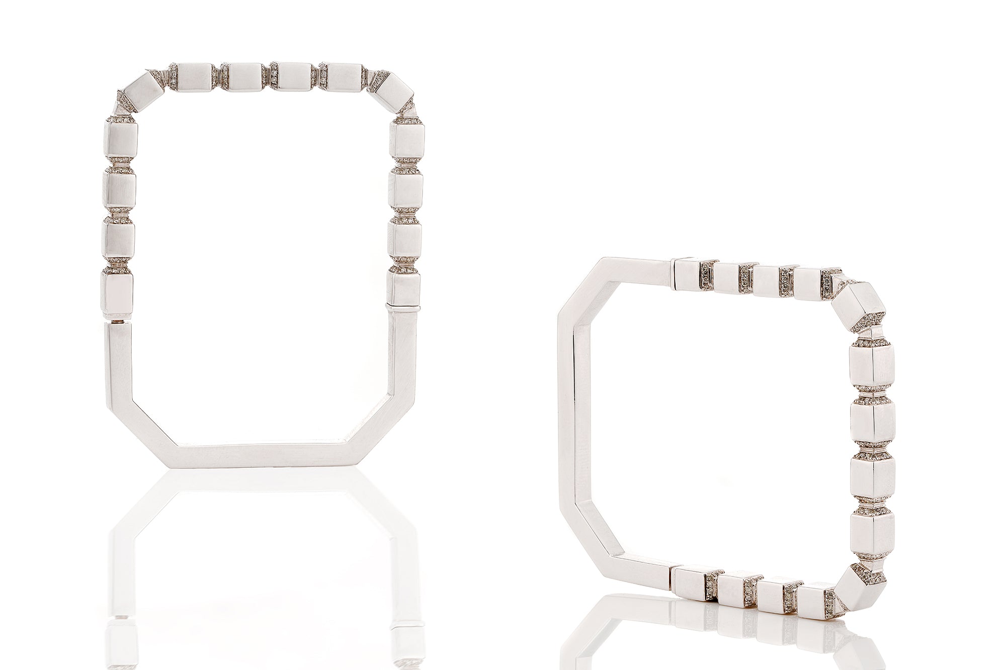 Linear Aurelia Frame Earrings