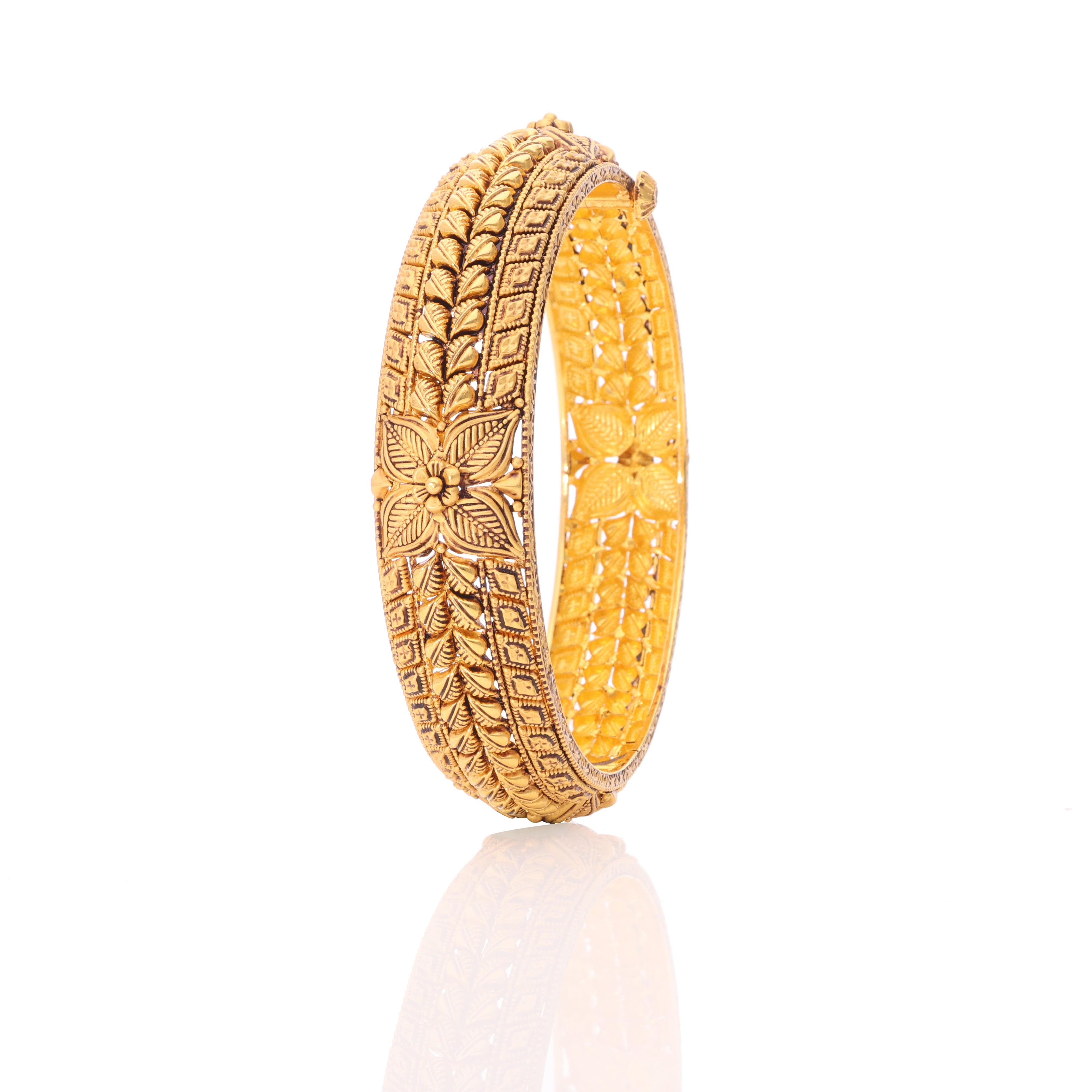 Liora Gold Bangle