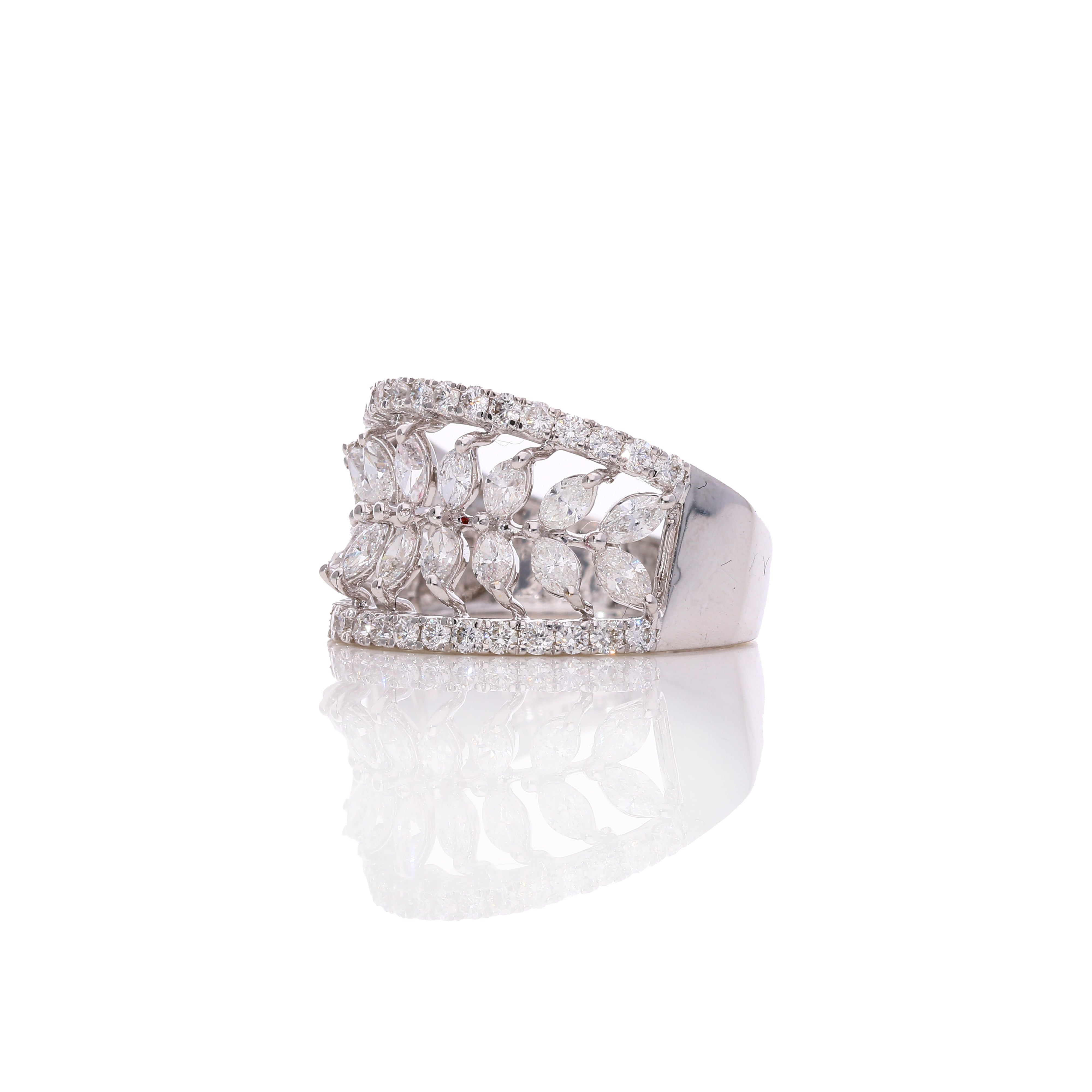 Eterna Spark Diamond Ring
