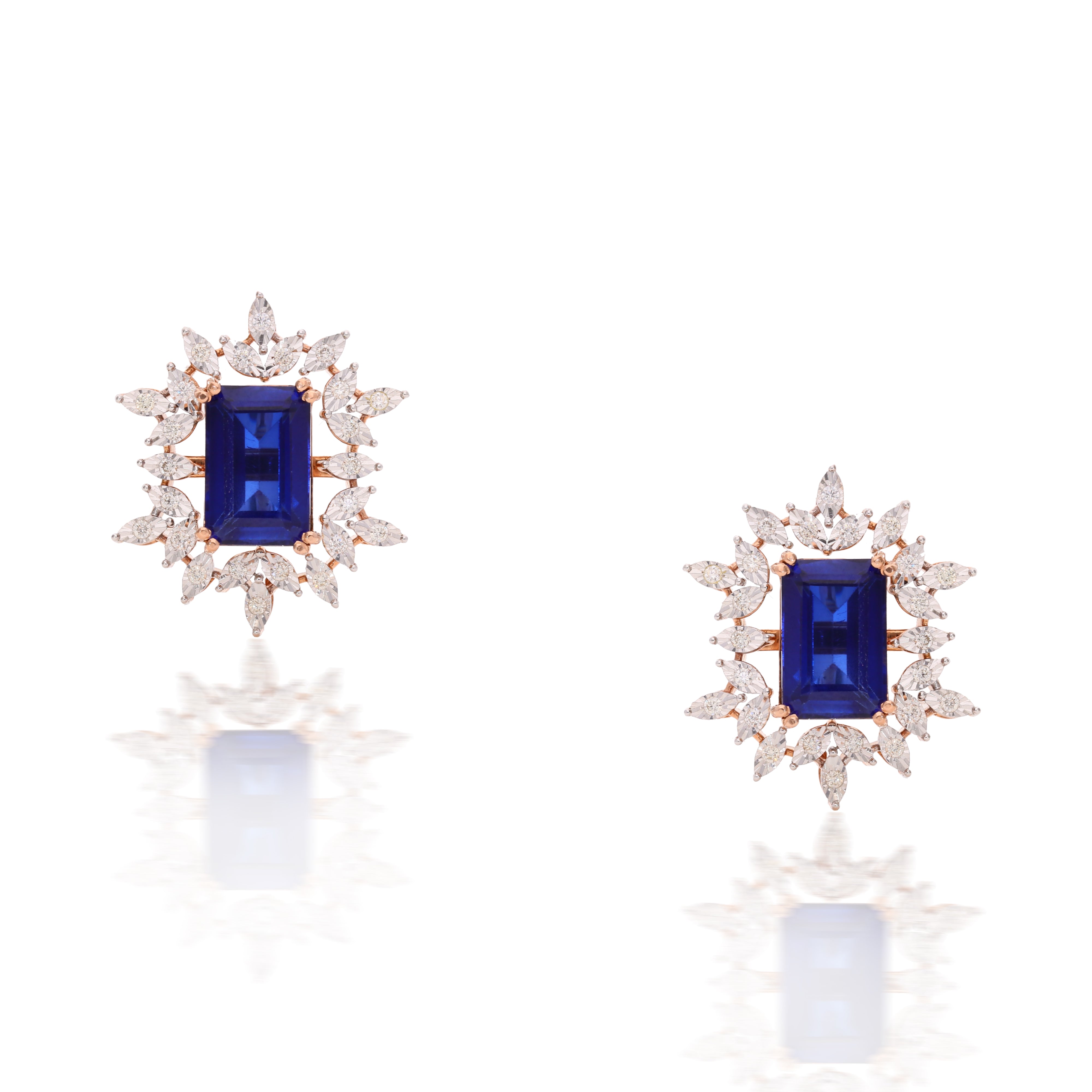 Elaris Diamond Studs