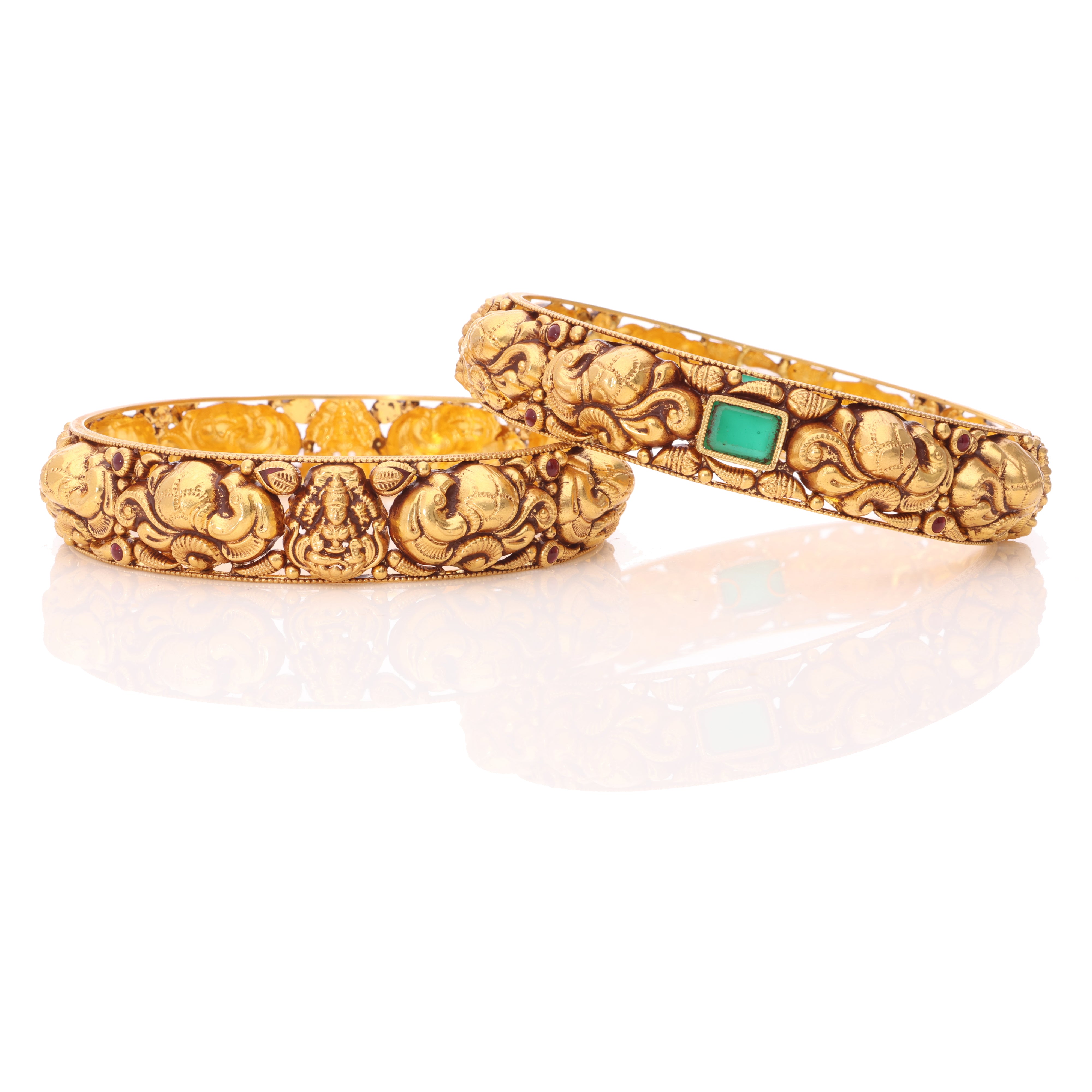 Divine Feel Gold Bangle