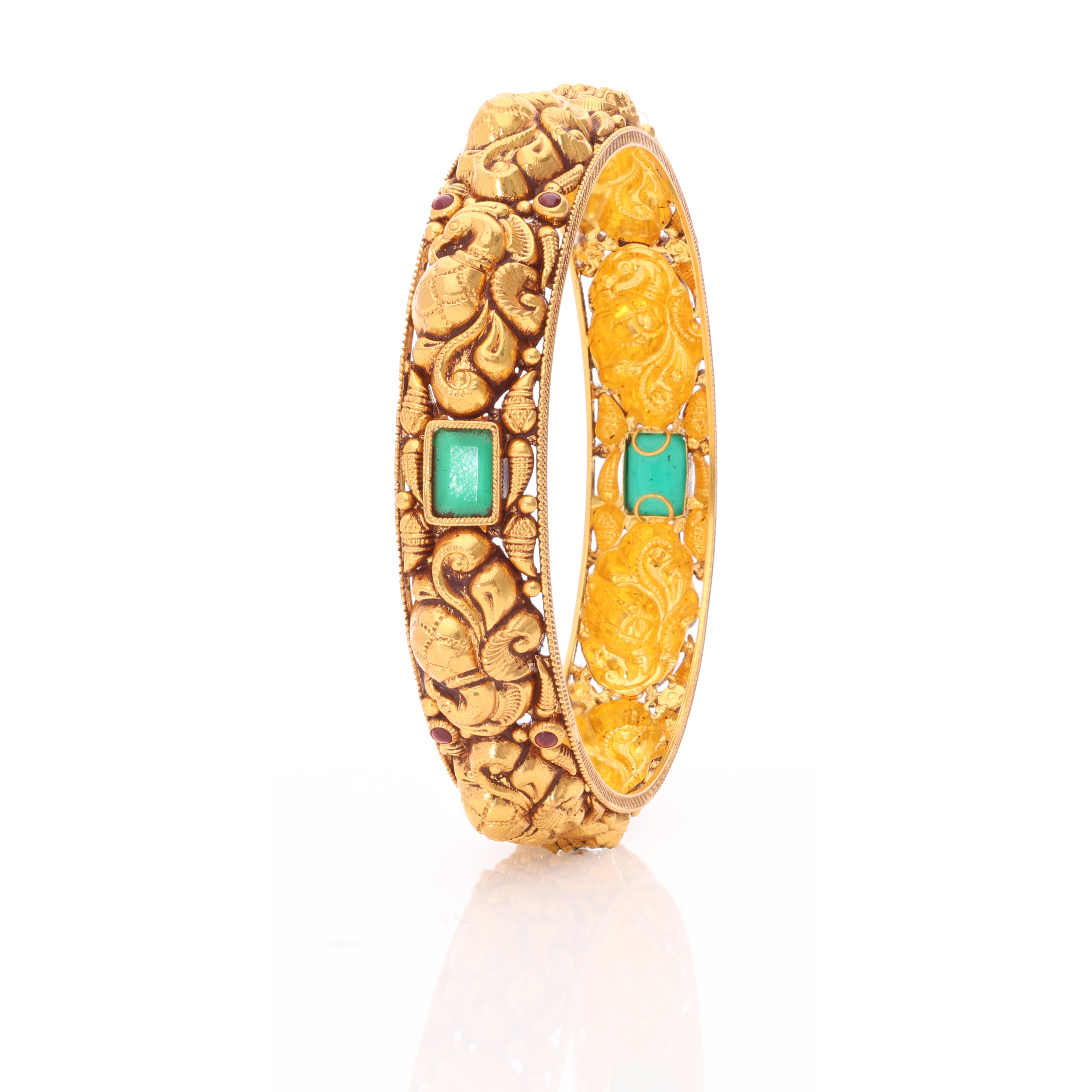 Divine Feel Gold Bangle