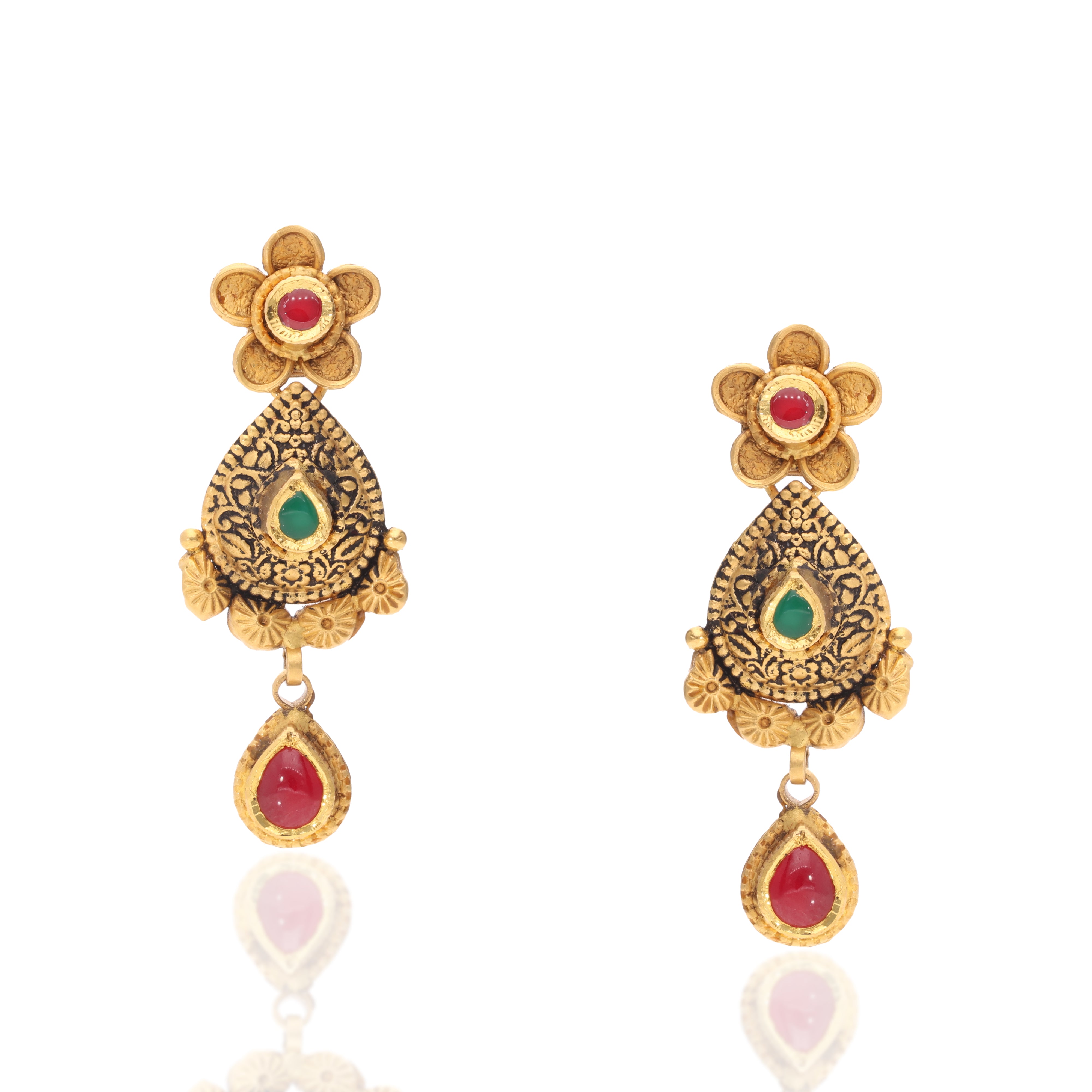 Mugdha Veil Gold Pendant Set