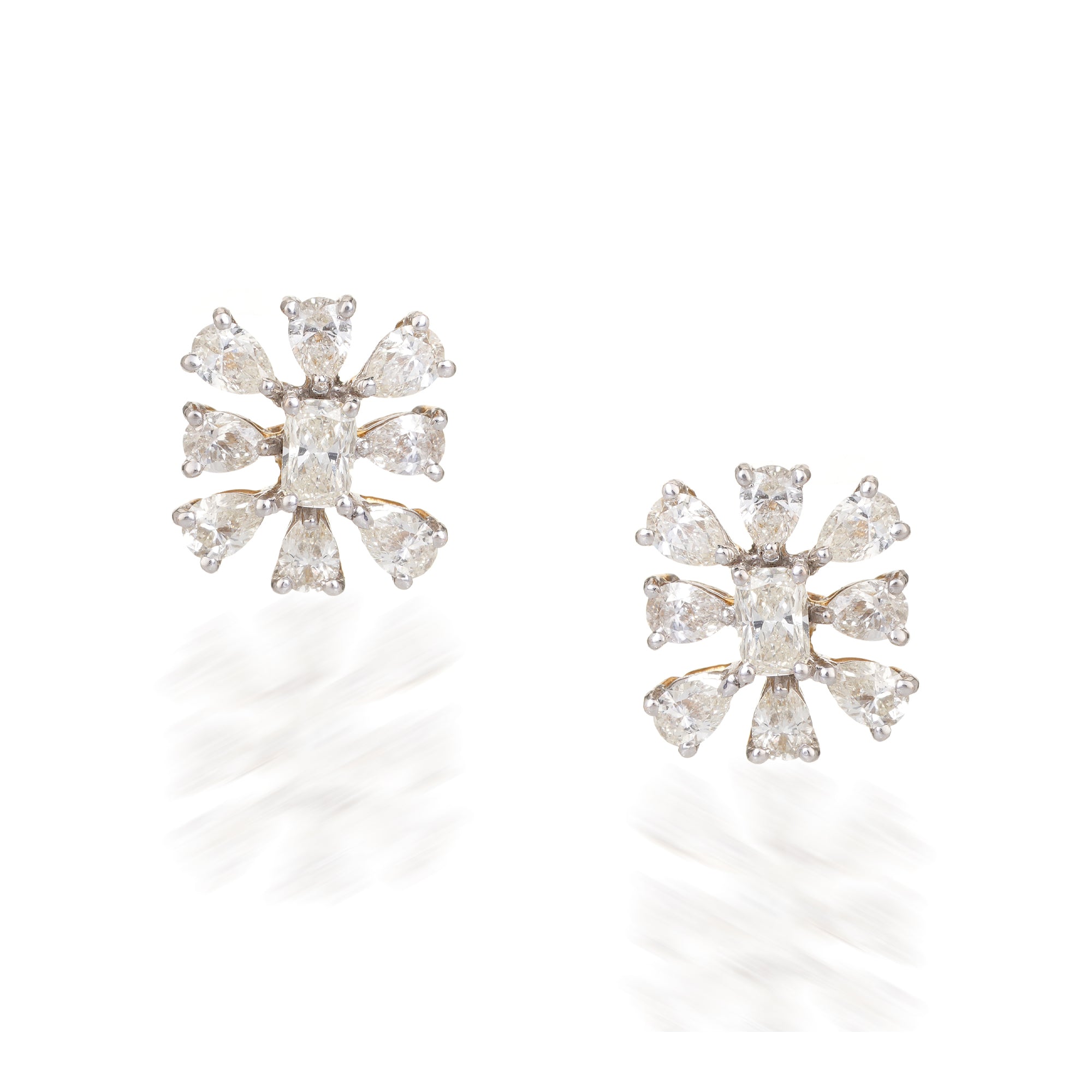 Cocktail Diamond Stud