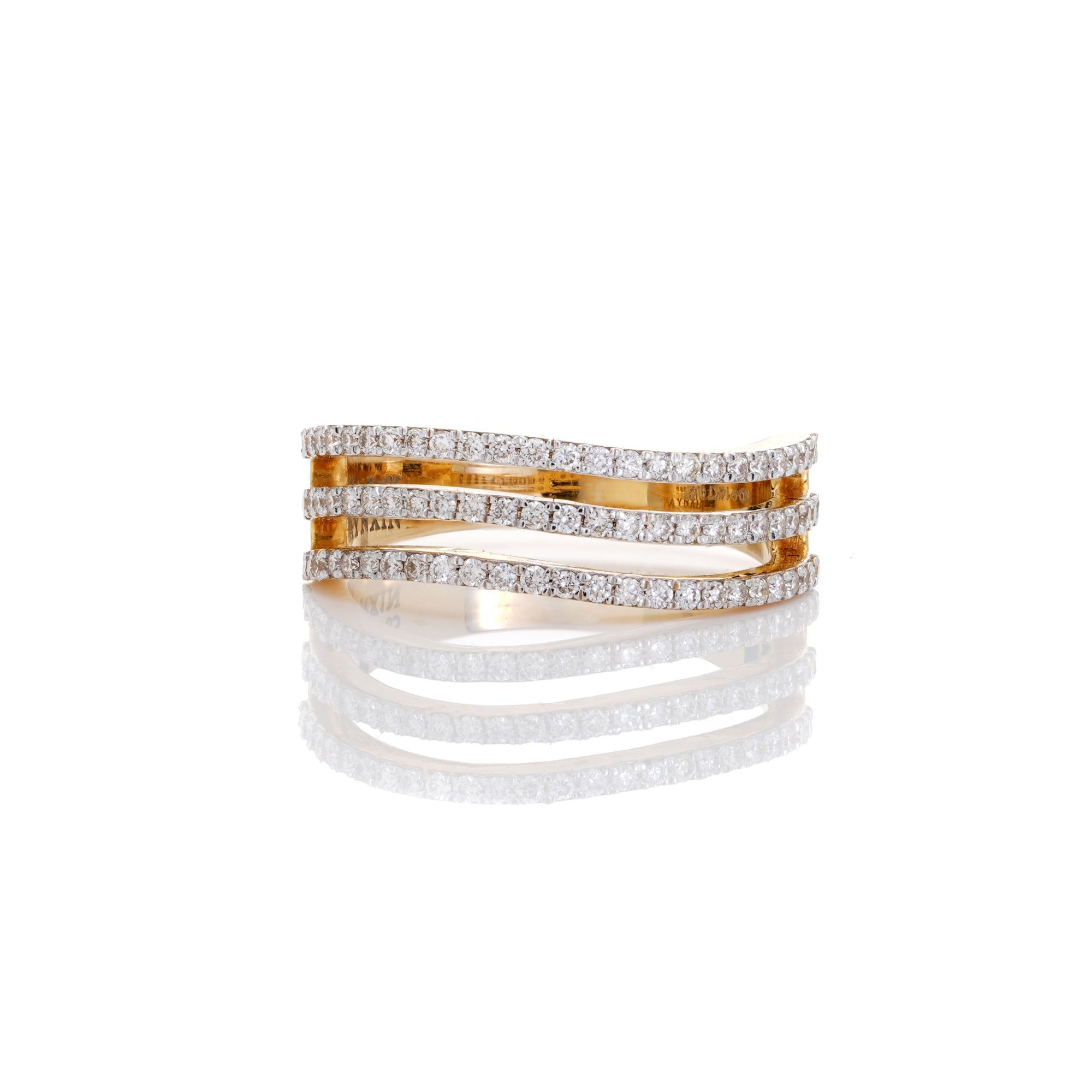 Modish Diamond Ring