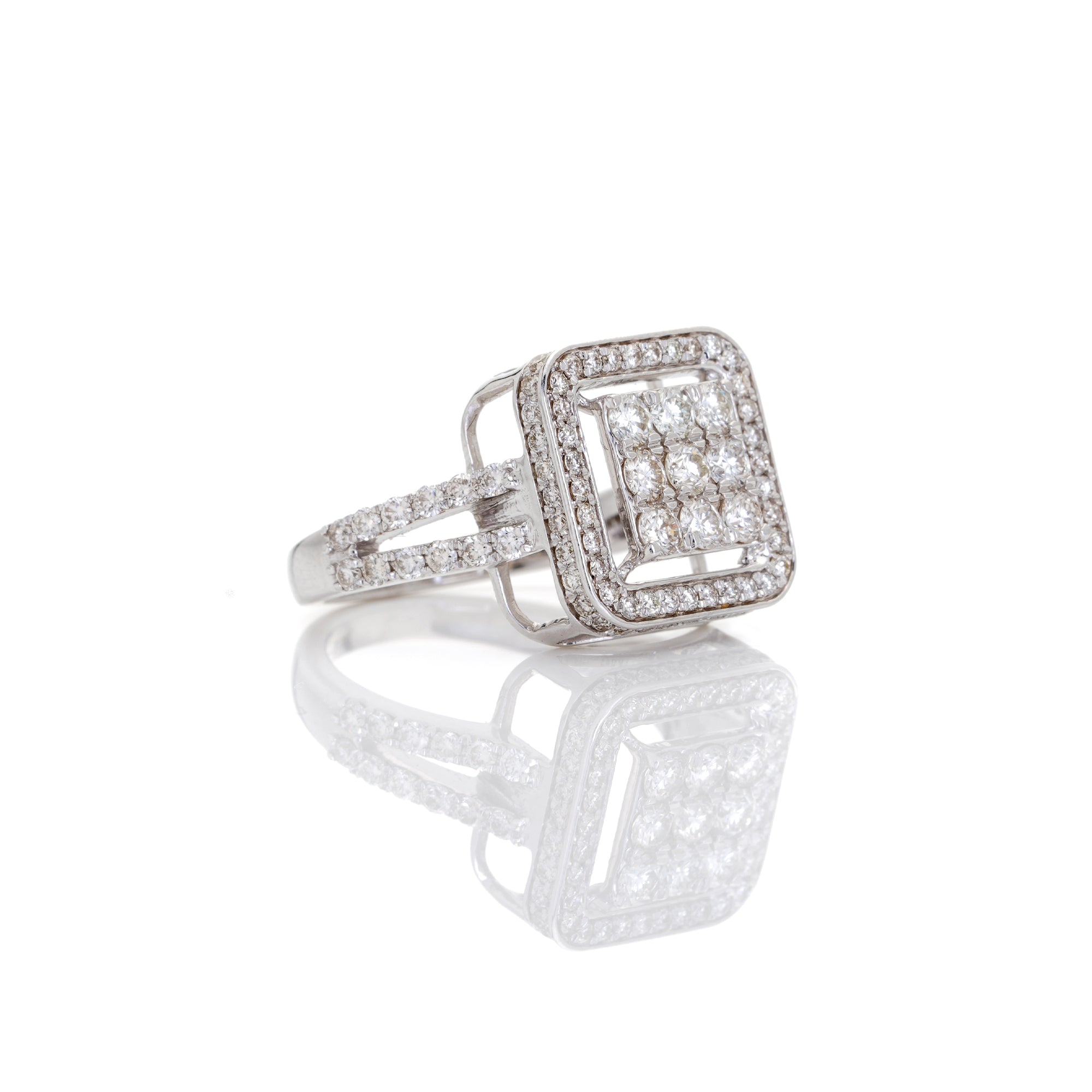 Quadrate Diamond Ring
