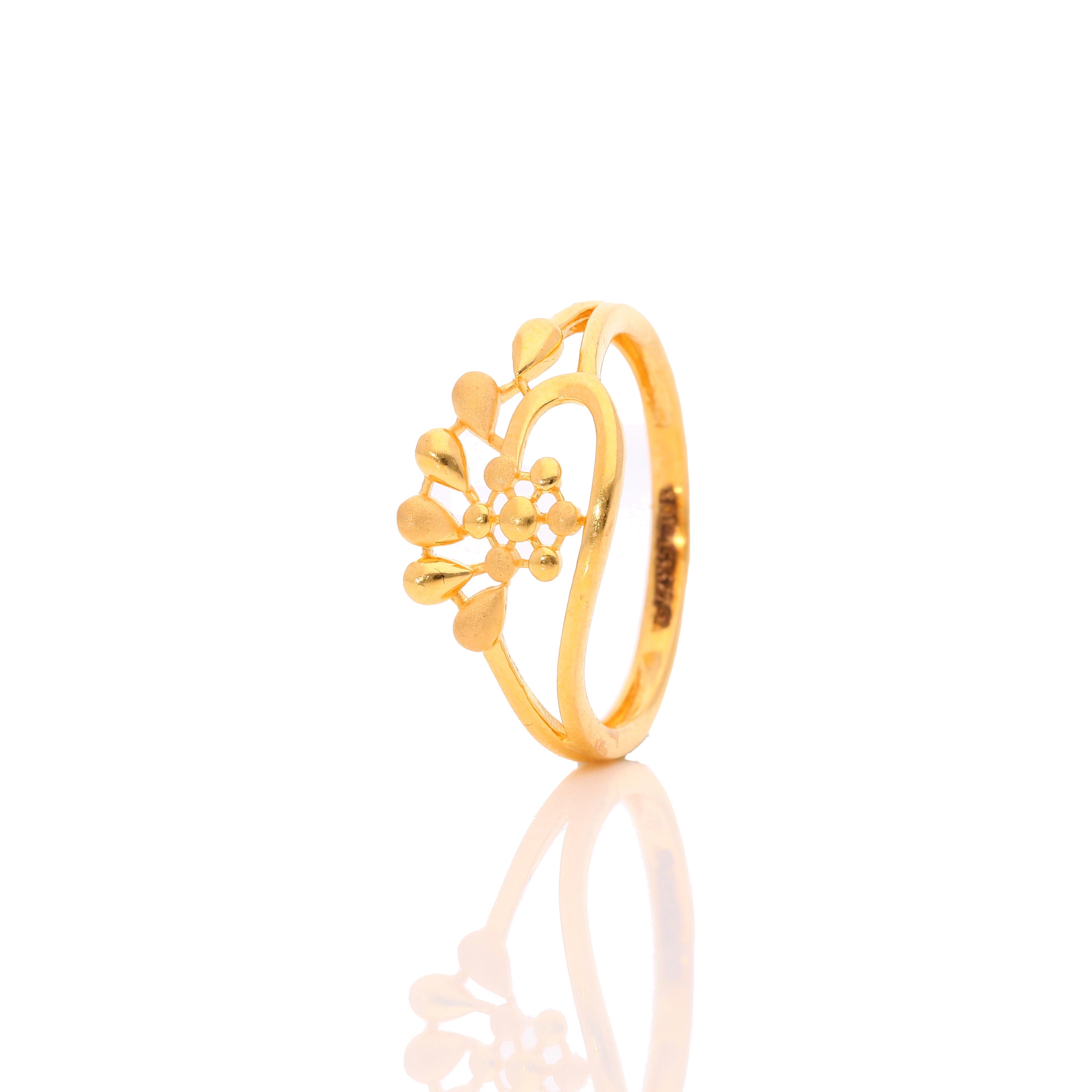 Mahra Gold Ring