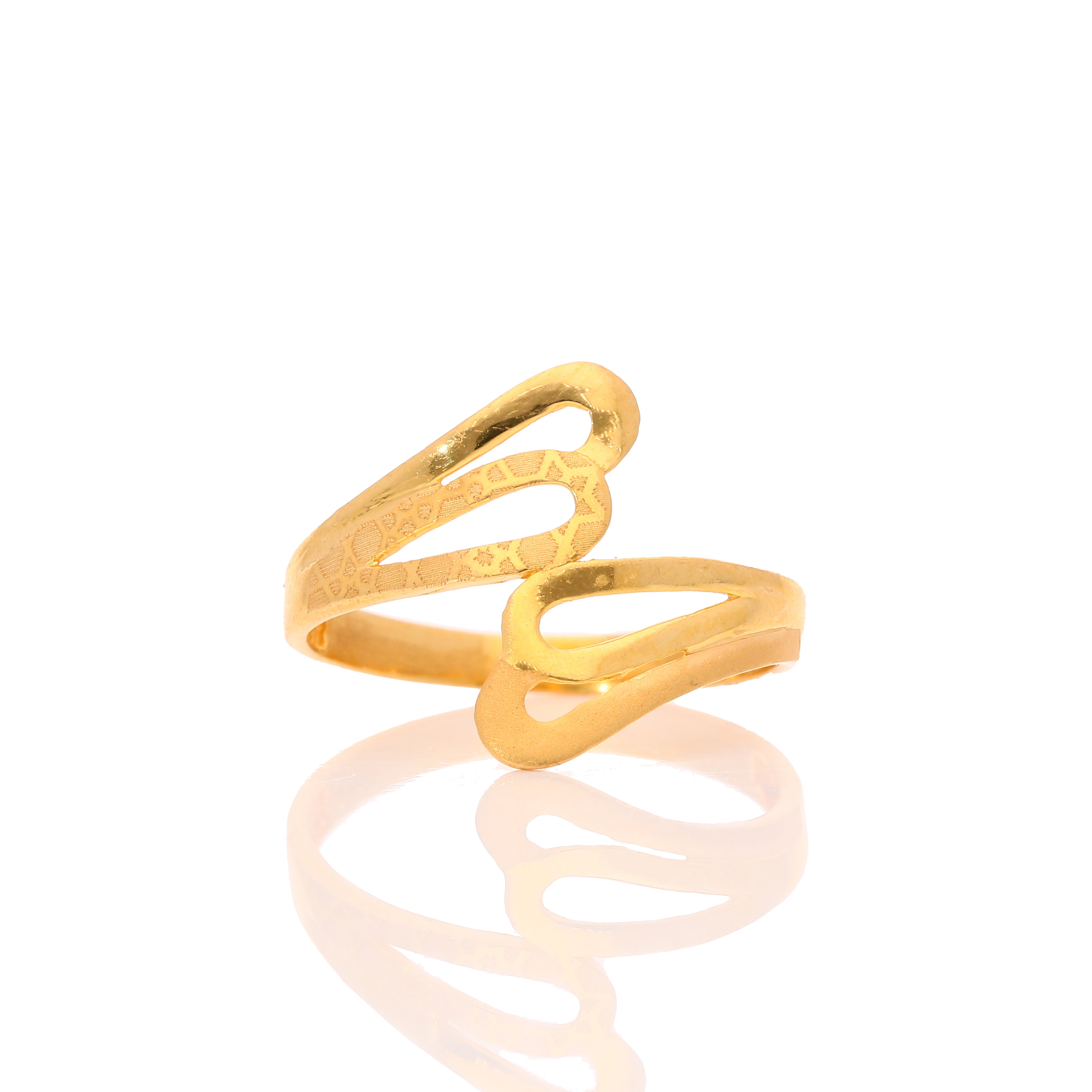 Aarvi Gold ring