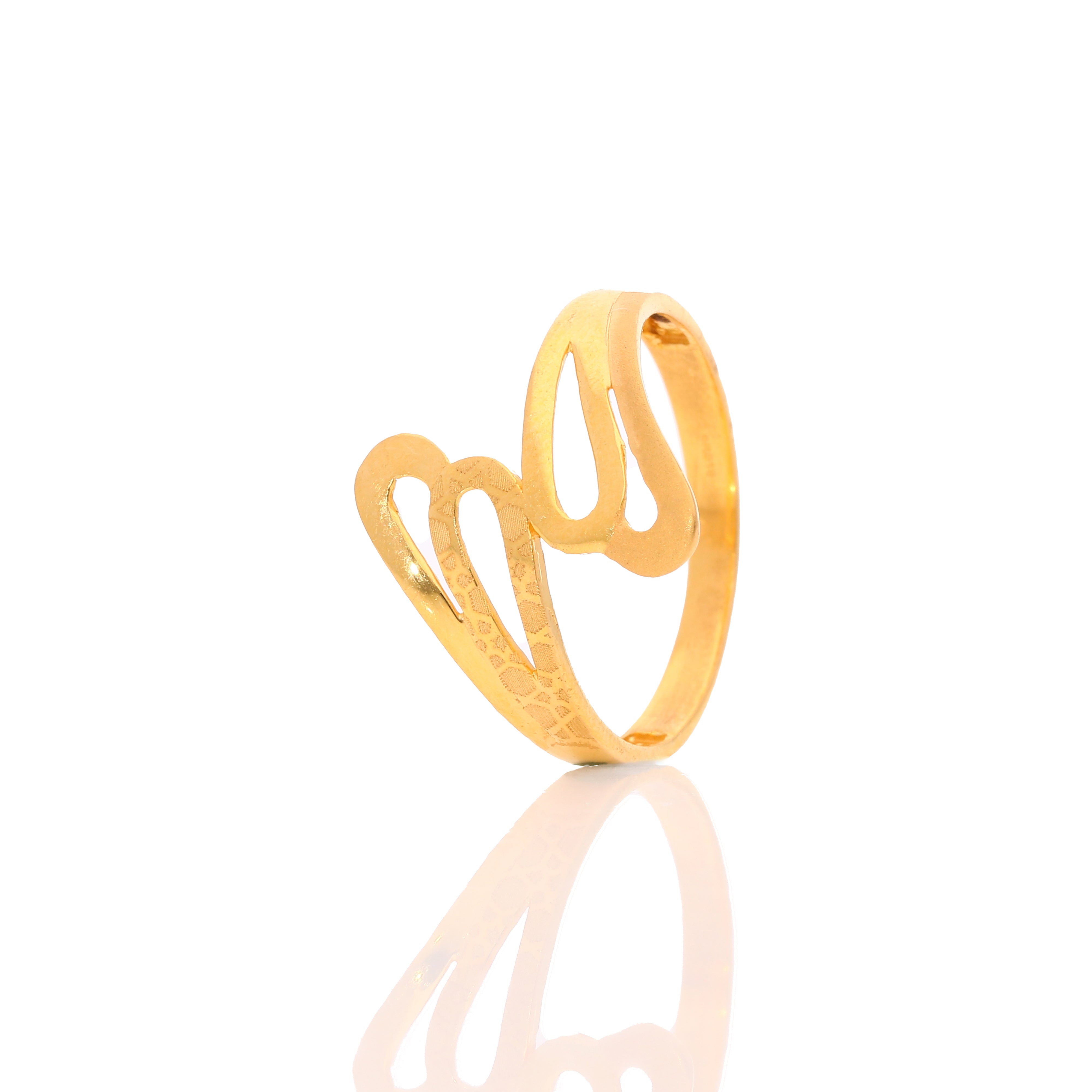 Aarvi Gold ring