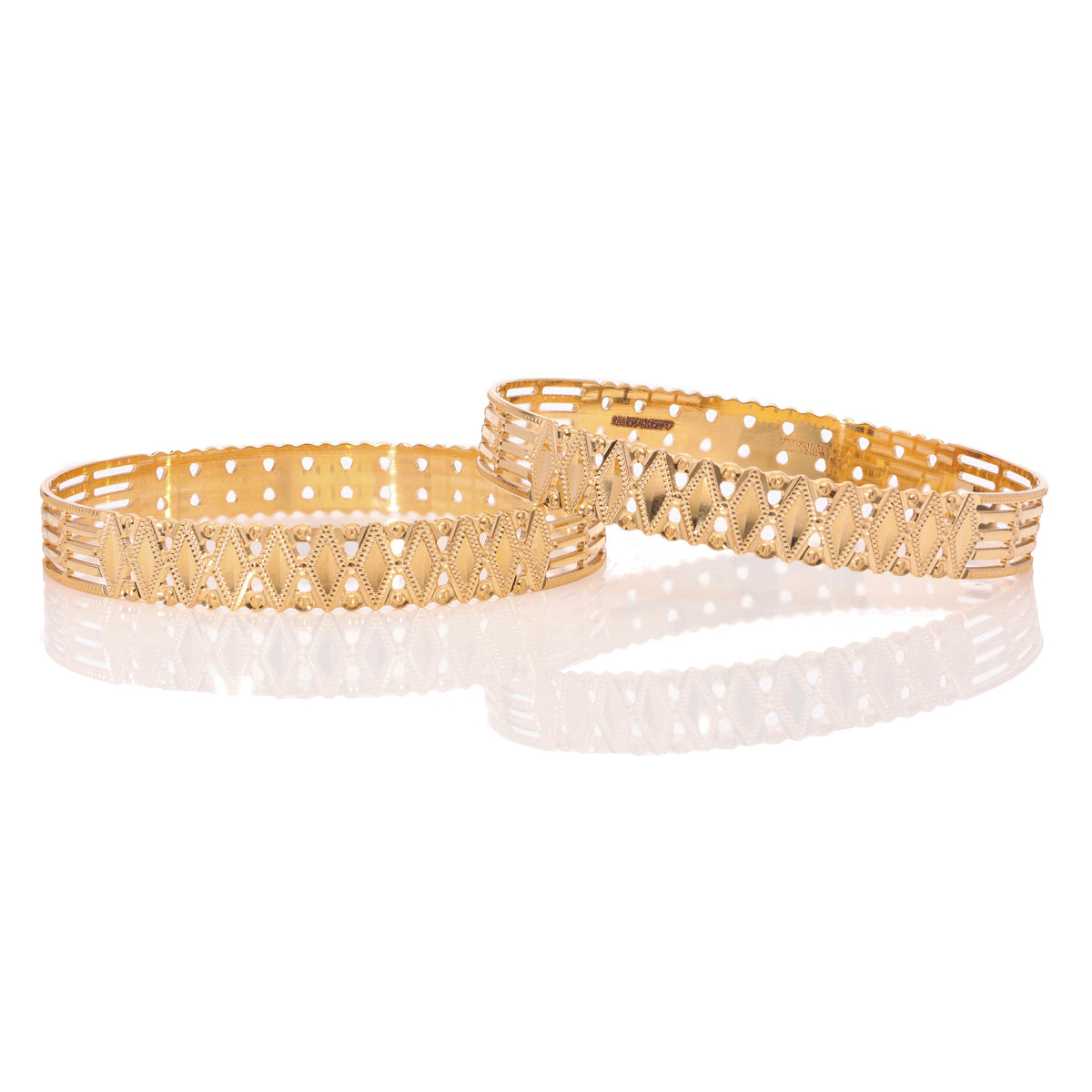 Evara Gold Bangle